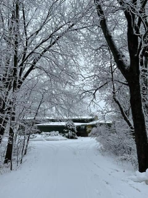 Mid-Century Lakefront Haven Near Wayzata Villa Minneapolis Exterior photo